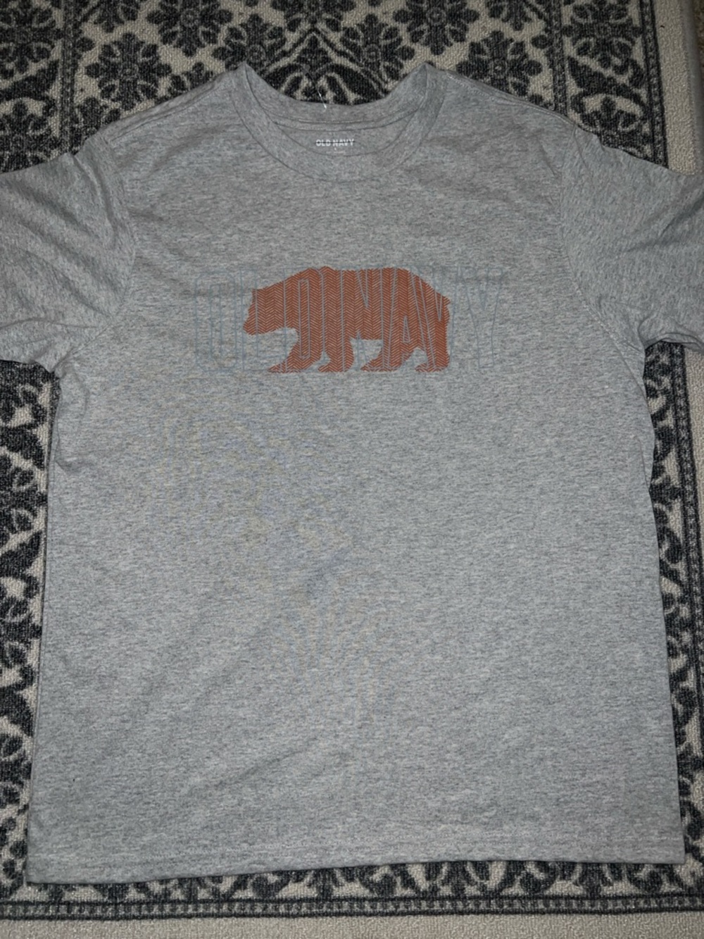 Old Navy men’s tee shirt